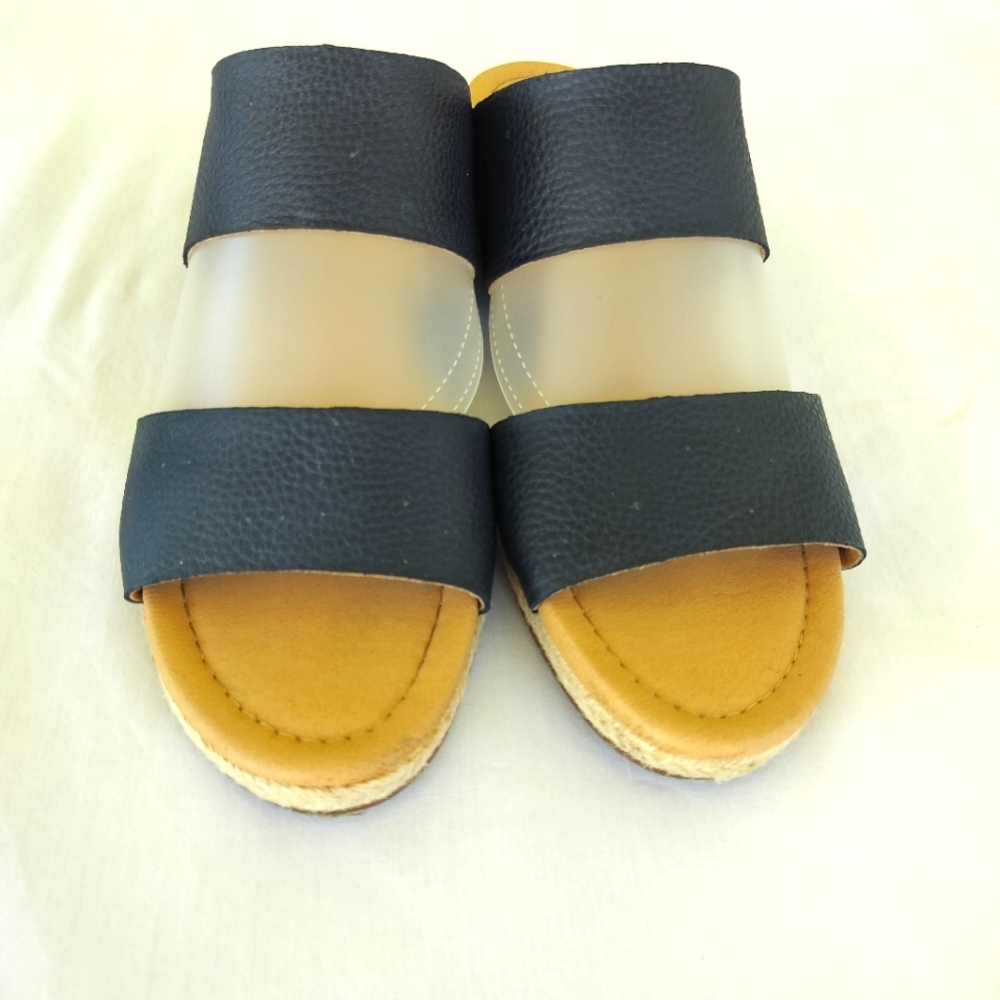 Lucky Brand Navy and Tan Slide Sandals Leather Upper Summer Beach Size‎ 8M